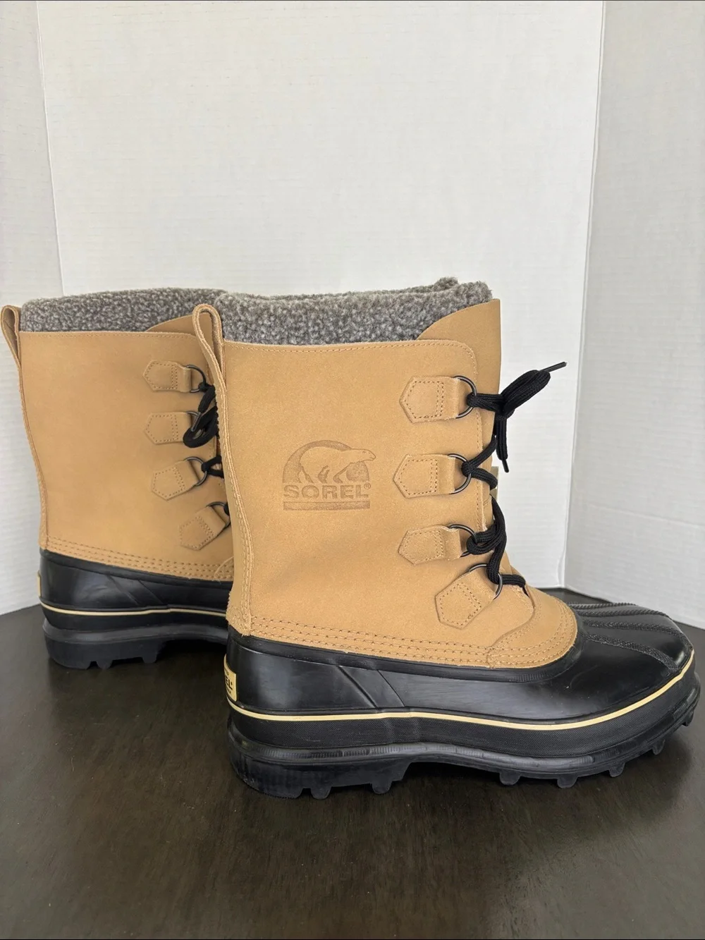 Sorel Caribu men’s 10 Black and Tan Waterproof Lace-Up Winter snow  Boots